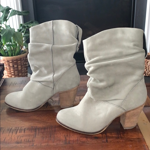 Aldo size 6 Grey suede boots - Picture 2 of 5